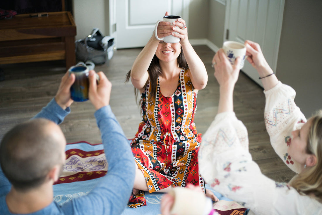 A Thanksgiving Gratitude Ritual To Share With Your Friends & Family